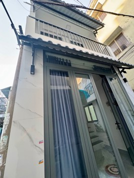 Bán nhà Phan Văn Trí Đối Diện Vincom - Lô 4 Mặt Thoáng - Giá 3.89Tỷ