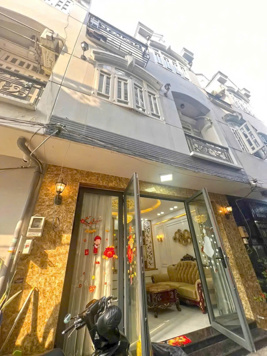 Cần bán nhanh nhà đẹp Huỳnh Tấn Phát, Quận 7, Dt 5 x10m. 3 lầu. Giá 5,69 tỷ
