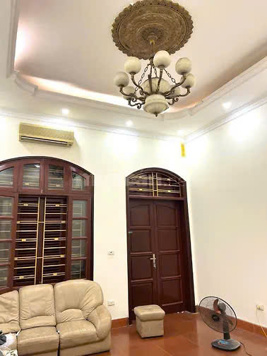 CHO THUÊ NHÀ NGUYÊN CĂN 4 TẦNG SỐ 81B MẶT PHỐ NGUYỄN KHANG - YÊN HÒA - CẦU GIẤY - HÀ NỘI