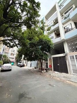 Không có căn thứ 2! Bán nhà 5 tầng 72m2 ngay bờ kè Xuyên Tâm Chu Văn An, gần Học viện Cán Bộ