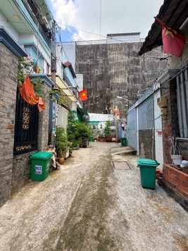 NHÀ NGÕ HẺM YÊN TĨNH, 2 TẦNG VÀO Ở NGAY