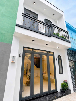 Bán Nhà đẹp hẻm 2174 Huỳnh Tấn Phát, Nhà Bè, Dt 4 x8m, 1 lầu. Giá 2,09 tỷ