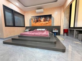 Bán Nhà Đặng Văn Ngữ. Đống Đa. 8 Tầng Thang Máy. DT 75m2. MT 6.9m. Giá 24.8 Tỷ