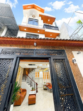 Bán Nhà đẹp, Full nội thất Huỳnh Tấn Phát, nhà Bè, DT 5 x10m, 3 lầu. Giá 4,85 tỷ