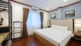 NHƯỢNG KHÁCH SẠN THIÊN HIỀN - 18 PHÒNG, OTO ĐỖ CỬA VỊ TRÍ ĐẸP