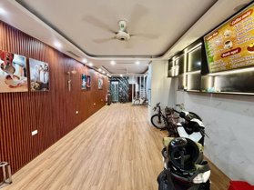 Bán Nhà Nguyễn Chánh. Cầu Giấy. Thang Máy. Ô Tô. Vỉa Hè. DT 60m2. MT 4.5m. Giá 35.6 Tỷ.