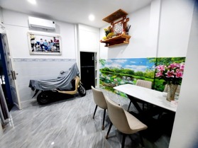 - Diện tích: 35m2 , ngang 3.6m ,dài 9.8m  🎊  - Đoàn Văn Bơ, phường Xóm Chiếu, Q4 