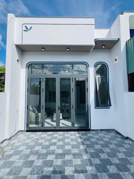 Gia đình tôi bán Gấp căn nhà và đất mới xây ở luôn tổng DT 300m2 sát KCN Minh Hưng