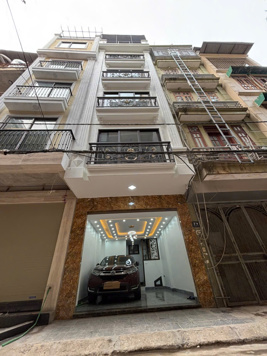 Bán nhà PL Hoàng Quốc Việt Cầu Giấy 7T thang máy, ô tô vào nhà, an sinh đỉnh, chỉ 16 tỷ. 