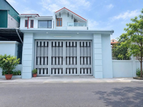 CHO THUÊ BIỆT THỰ SÂN VƯỜN CỔ LINH – 150M² – MT 8M –Ô TÔ TRÁNH, KINH DOANH– 4PN – 20TR/TH