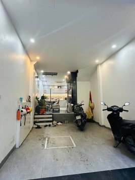 Bán Nhà Hoàng Văn Thái. Thanh Xuân. Ô Tô. DT 43m2. MT 3.6m. 4 Tầng. Giá 16.9 Tỷ.