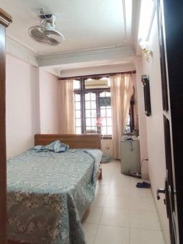 Bán Nhà Đê La Thành. Ba Đình. Ô Tô. DT 33m2. MT 3m. 5 Tầng. Giá 11 Tỷ.