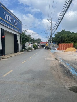 Bán nhà 3 tầng Vườn Lài, An Phú Đông, Quận 12, 230m2 ngang 10m, 14.5 tỷ