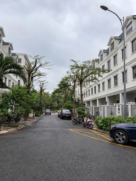 Bán nhanh nhà phố Lakeview City 100m², 4 tầng, đường 12m, giá 17,29 tỷ