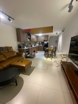 Bán Nhà Mặt Phố Đê La Thành. Đống Đa. Lô Góc. Ô Tô. DT 39m2. MT 3.7m. 5 Tầng. Giá 18.8 Tỷ.