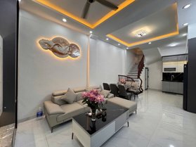 Bán Nhà Giáp Bát. Hoàng Mai. Lô Góc. DT 40m2. MT 9m. 5 Tầng. Giá 9.9 Tỷ.