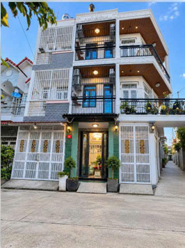 Bán nhà đẹp hẻm xe hơi Đào Tông Nguyên, Nhà bè, DT 3 x11m, 3 lầu. Giá 2,85 tỷ