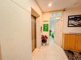 Bán Nhà Mặt Phố Phùng Chí Kiên. Cầu Giấy. Thang Máy. Lô Góc. Ô Tô. DT 106m2. Giá 56.5 Tỷ.