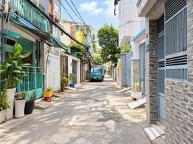 Giảm mạnh 2 tỷ bán nhà 4 tấm 76m2 hẻm 6m xe hơi ngủ nhà gần chợ Bà Chiểu Lê Quang Định