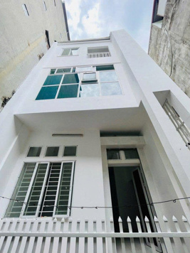 BÁN NHÀ VÕ CHÍ CÔNG CẦU GIẤY. 3 MẶT THOÁNG. GIÁP TÂY HỒ (55M - MT 9m 3T  - 7 TỶ)